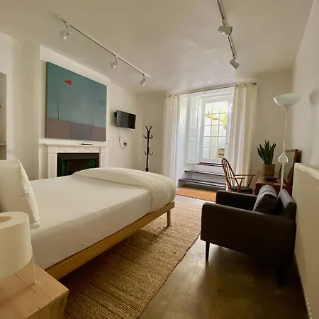 Clifton, Bristol. Spacious Deluxe Garden Flat. *