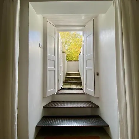 Clifton, Bristol. Spacious Deluxe Garden Flat. Appartement Bristol