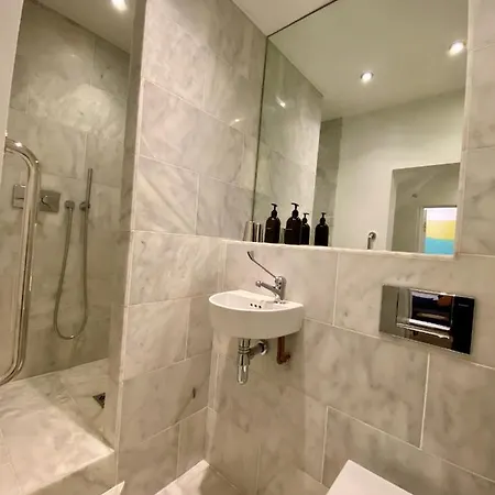 דירה Clifton, Bristol. Spacious Deluxe Garden Flat. *